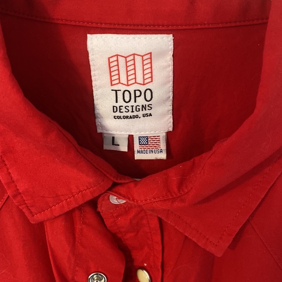 Red Topo Design Western shirt - Picture 2 of 3